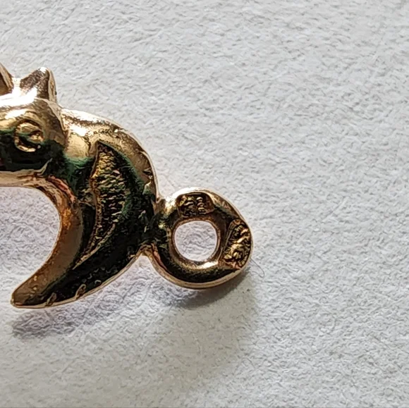 18k Rooster Charm Yellow Gold Decorative Ornate Hearts Swirls - Picture 7 of 8